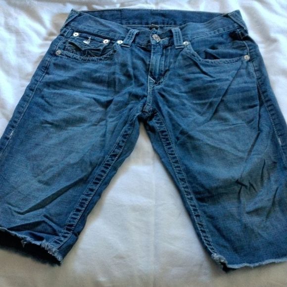 True Religion Pants - 𝅺True Religion cut off jeans shorts size 29